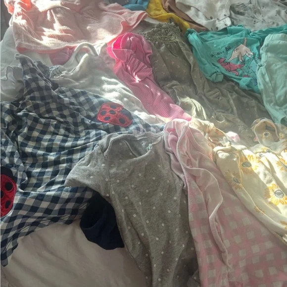 Newborn to 18 Months Baby Girl Clothing Bundle Lot - Picture 9 of 12